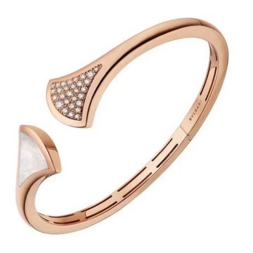 Top Style Bvlgari Divas' Dream White MOP & Diamonds Studded Female Fan-shaped Rose Gold Cuff Bracelet BR857370 
